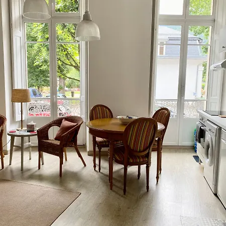 Ground Floor - Hauseman Building Close To Thermes Apartament