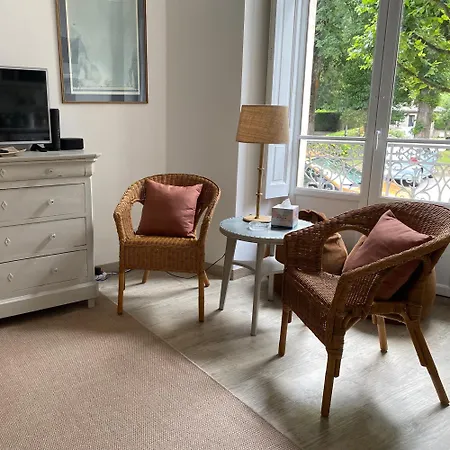 Ground Floor - Hauseman Building Close To Thermes *