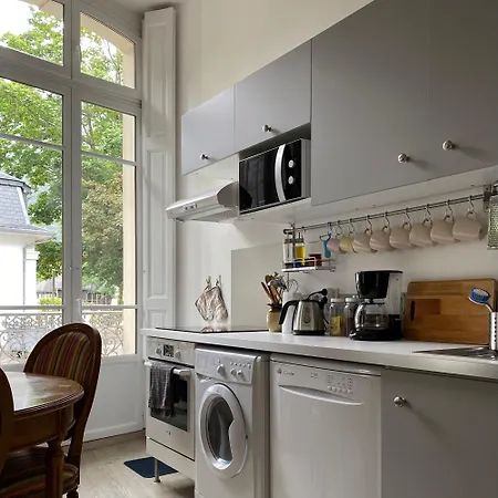 Ground Floor - Hauseman Building Close To Thermes * Bagnères-de-Luchon