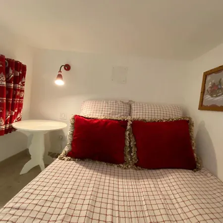 Ground Floor - Hauseman Building Close To Thermes Appartement *