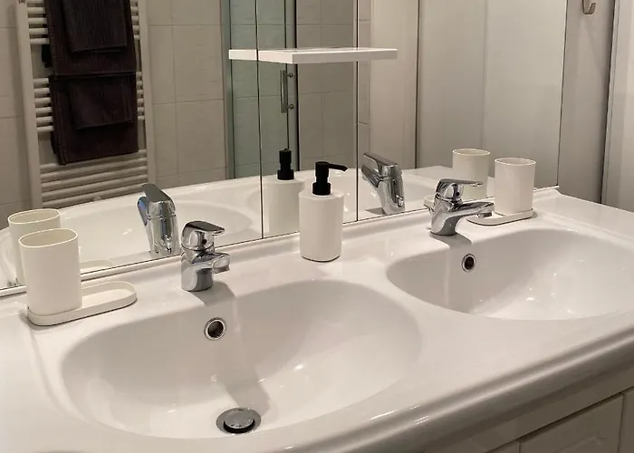 Ground Floor - Hauseman Building Close To Thermes Bagnères-de-Luchon